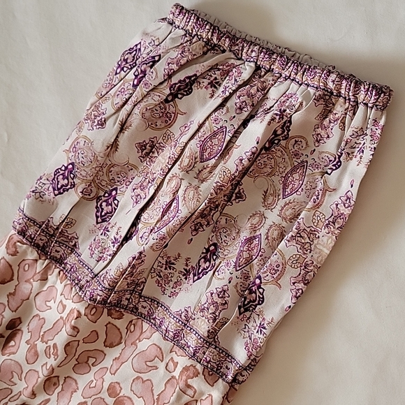 Charlie Paige Curvy Blouse - Picture 3 of 7